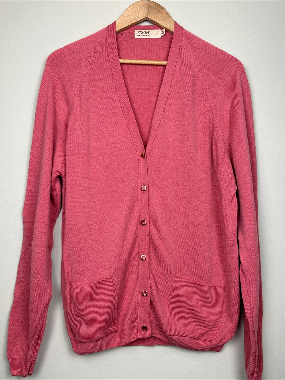 Vintage lambswool machine, washable Button up Cardigan sweater pink gold pockets